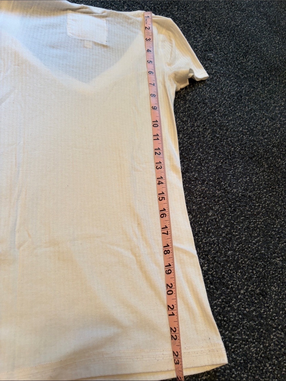 Abercrombie & Fitch white V-Neck Short Sleeve Tee - Picture 6 of 8